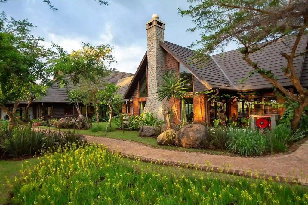 fire-chimney-nest-lounge-the retreat at ngorongoro
