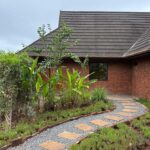Traditional 2 bedroom entrance